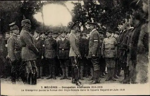 Ak Charleville Mézières Ardennes, Kronprinz Wilhelm, Revue des Boys Scouts 1918, Square Bayard