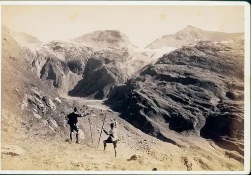 Kabinett Foto Kärnten, Blick zur Pfandlscharte, Wanderer im Gebirge