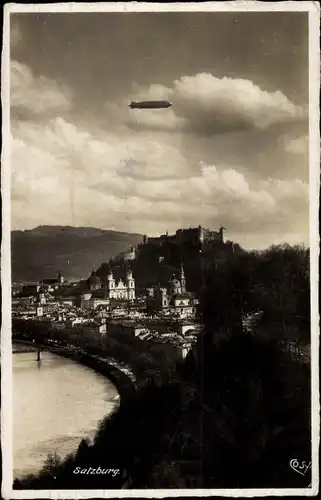 Ak Salzburg in Österreich, Graf Zeppelin über der Stadt, LZ 127