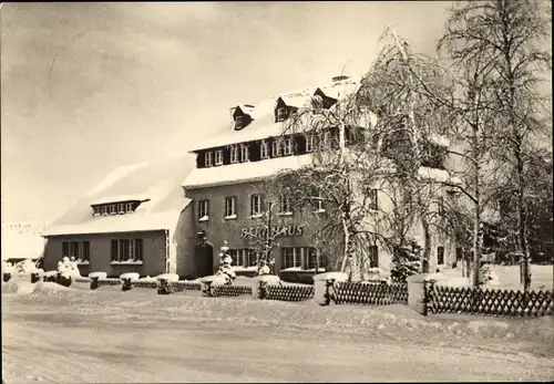 Ak Kühberg Bärenstein im Erzgebirge, Ferienheim Berghaus VEB Fachbuchverlag Leipzig, Winter