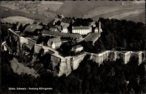 Ak Königstein an der Elbe Sächsische Schweiz, Festung Königstein, Fliegeraufnahme