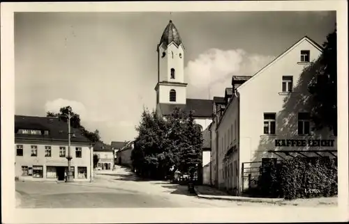 Ak Bad Brambach im Vogtland, Straßenpartie mit Blick zur Kirche, Kaffee Leicht