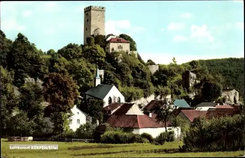 Ak Kerpen in der Eifel, Ortsansicht mit Burg und Kirche