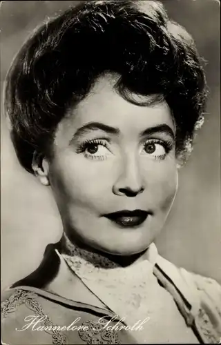 Ak Schauspielerin Hannelore Schroth, Der Hauptmann von Köpenick, Portrait