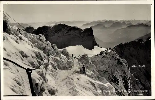 Ak Am Doppelten unter dem Zugspitzgipfel, Bergsteiger