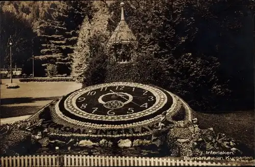 Ak Interlaken Kanton Bern Schweiz, Blumenuhr im Kurgarten