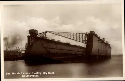 Ak Southampton Hampshire England, The Worlds Largest Floating Dry Dock