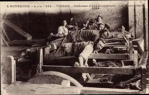 Ak Thiers Puy de Dôme, Interieur d'une Coutellerie, Les Remouleurs, Messerschleifer
