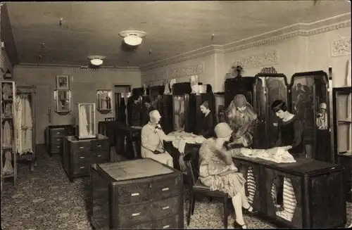 Ak Paris VIII. Arrondissement Élysée, Le Royal Haussmann, Son rayon de lingerie