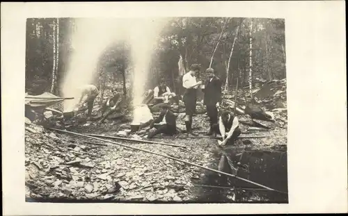 Foto Ak Greiz im Vogtland, Jungen an Lagerfeuern