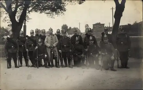 Foto Ak Schlebusch Leverkusen im Rheinland, Dynamit Lager, Soldaten auf Wache, 1914