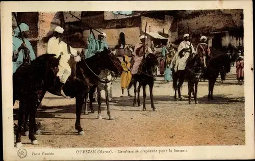 Ak Ouezzan Marokko, Cavaliers se preparant pour la fantasia