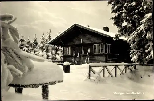 Ak Ilmenau in Thüringen, Waldgasthaus Bobhütte, Winteransicht