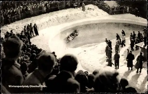 Ak Oberhof im Thüringer Wald, Zuschauer an der Bobbahn