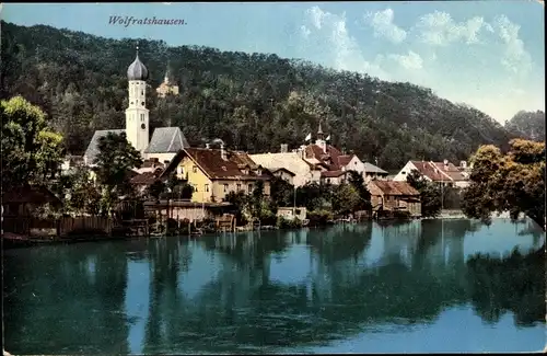 Ak Wolfratshausen in Oberbayern, Teilansicht, Kirche