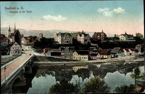 Ak Saalfeld an der Saale Thüringen, Eingang in die Stadt, Partie an der Saale