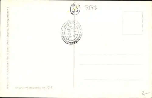 Ak Spreewald, Mutnitzer Fließ im staatlichen Hochwald, Frau in Tracht im Spreewaldkahn