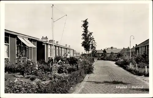 Ak Lelystad Flevoland Niederlande, Straße, Wohnhäuser