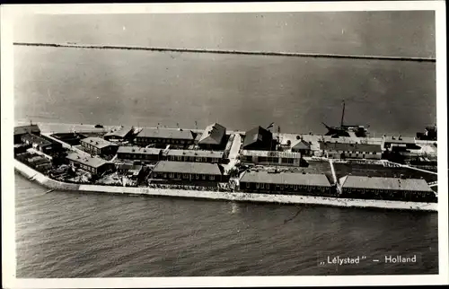 Ak Lelystad Flevoland Niederlande, Teilansicht der Stadt, Fliegeraufnahme