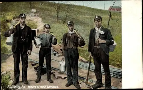 Ak Pittsburgh Pennsylvania USA, Miners at Mine Entrance