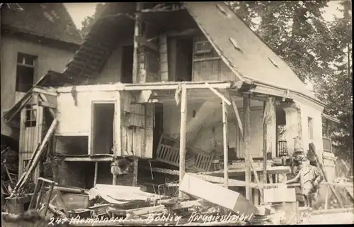 Foto Ak Berggießhübel in Sachsen, zerstörtes Wohnhaus