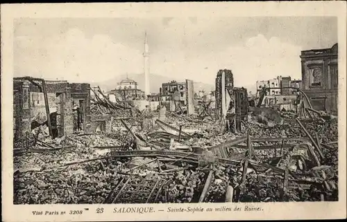 Ak Thessaloniki Griechenland, Sainte Sophie au milieu des Ruines, Brand 1917