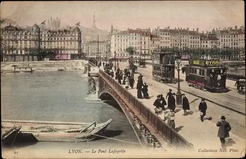 Ak Lyon Rhône, Le Pont Lafayette, Straßenbahnen auf der Brücke