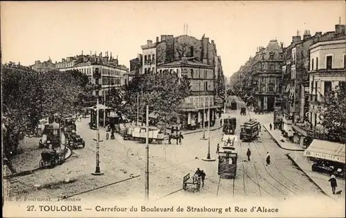 Ak Toulouse Haute Garonne, Carrefour du Boulevard de Strasbourg et Rue d'Alsace, tramway