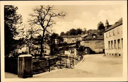 Ak Stadtroda Thüringen, Straßenpartie an der Roda, Blick zur Jakobskirche