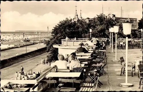 Ak Warnemünde Rostock in Mecklenburg, HOG Strandhaus, Terrasse, Blick zum Strand