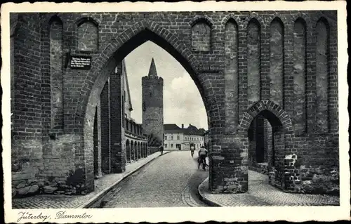 Ak Jüterbog in Brandenburg, Blick durchs Dammtor