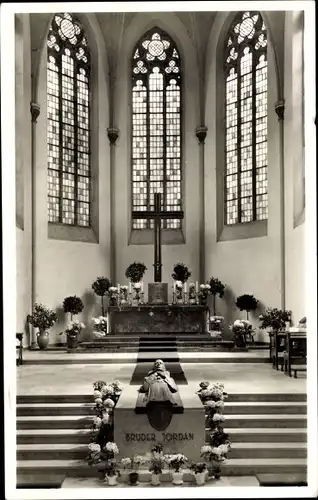 Ak Dortmund im Ruhrgebiet, Franziskaner Kirche, Chor mit Grab Bruder Jordan Mai