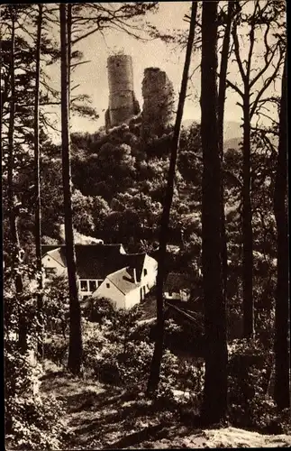 Ak Kirkel Neuhäusel Saarpfalz, Blick vom Wald auf die Burgruine