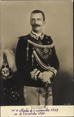Ak Vittorio Emanuele III, Viktor Emanuel III., König von Italien, Portrait in Uniform