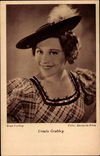 Ak Schauspielerin Ursula Grabley, Portrait mit Federhut