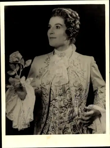 Ak Opernsängerin Christel Goltz, dt. Sopran, als Oktavian in Der Rosenkavalier