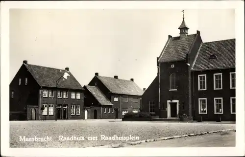 Ak Maasbracht Limburg Niederlande, Raadhuis met Raadhuisplein