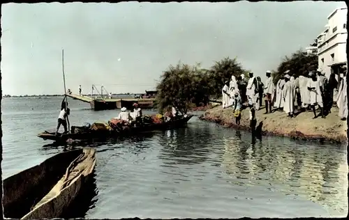 Ak Fort Lamy Tschad, Pirogues sur le Chari