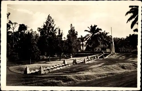 Ak Yaoundé Jaunde Kamerun, Monument Leclerc