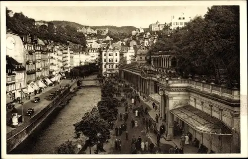 Ak Karlovy Vary Karlsbad Stadt, Source du Rocher et Colonnade du Moulin