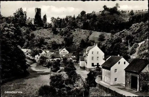 Ak Grenzau Höhr Grenzhausen im Westerwald, Straßenpartie mit Gasthof Pension Ickenroth