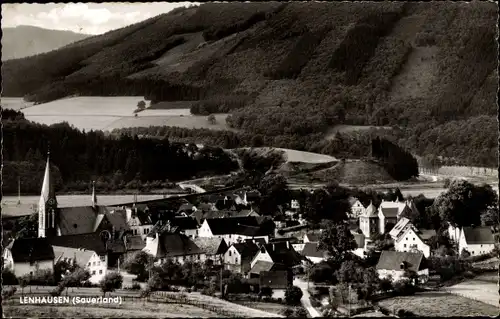 Ak Lenhausen Finnentrop im Sauerland, Blick auf den Ort und Umgebung