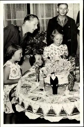 Ak Soestdijk Utrecht, Prinzessin Irene der Niederlande, Geburtstag 1947, Beatrix, Margriet