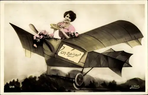 Ak Frau in einem Flugzeug, Fotomontage, un Baiser