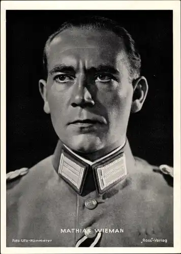 Foto Schauspieler Mathias Wieman, Portrait, Uniform