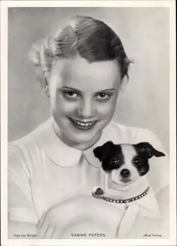 Foto Schauspielerin Sabine Peters, Portrait mit Hund