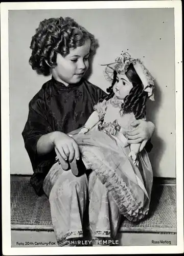Foto Schauspielerin Shirley Temple, Kinderportrait mit Puppe
