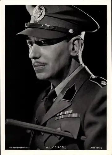 Foto Schauspieler Willy Birgel, Portrait, Filmkostüm, Uniform