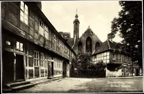 Ak Brandenburg an der Havel, St. Pauli Kloster, Fachwerkhaus