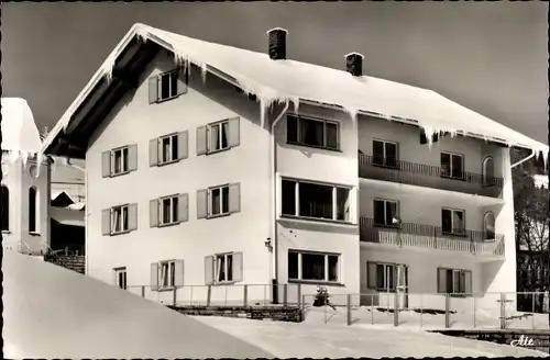 Ak Rettenberg im Allgäu, Gästehaus Kuttner im Winter